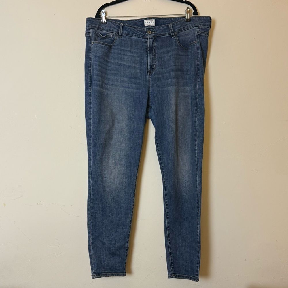Rebel Wilson Rebel Angels The Pin Up Skinny Jean, 20W Medium Blue Whisker Wash